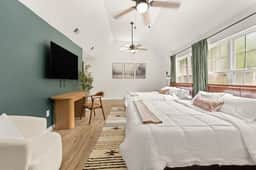 RRG Peaceful Escape: Hot Tub, Game Room, Sleeps 16 - Image 4