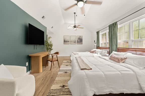 RRG Peaceful Escape: Hot Tub, Game Room, Sleeps 16 - Image 4
